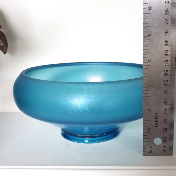 Fenton Celeste Blue Stretch Glass Cupped Console Bowl - Picture 7 of 7